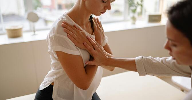 What Are The Symptoms of SI Joint Dysfunction and What Causes It? image