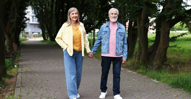 How Physical Therapy Helps Seniors Stay Independent Longer